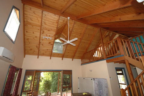 Garden Cottage Beechworth - Foster Accommodation 1