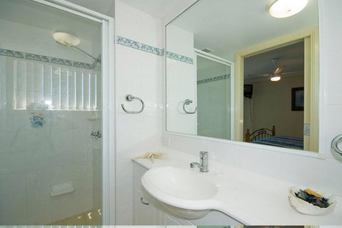 Mirage Unit 602 6 10 Manning Street - Foster Accommodation 4