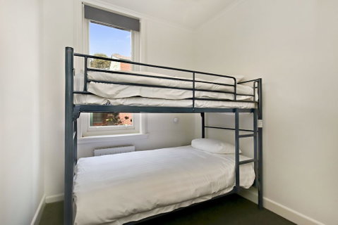 Hub Hostel - Foster Accommodation 3