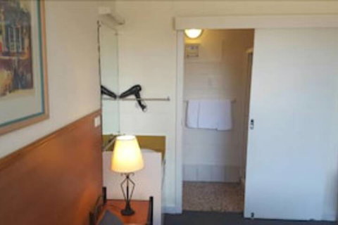 Mt Lyell Motor Inn - Foster Accommodation 6