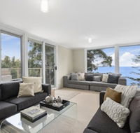 Hidden Bay - 5 BR luxury waterfront - Foster Accommodation