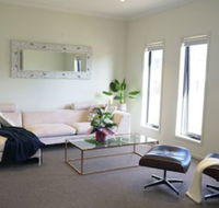 Brand New 4 Bedrooms House - Foster Accommodation