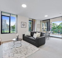 HomeHotel Walking Distance to Train  Westfield - Foster Accommodation