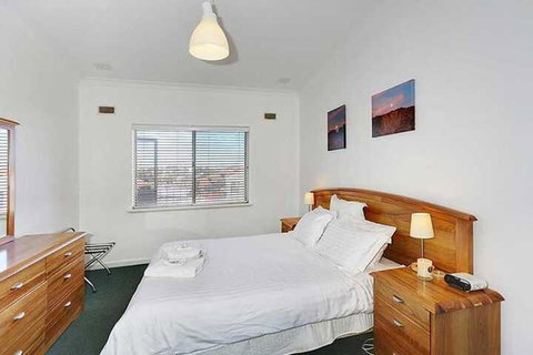 SUMMER BREEZE - Holiday And Business Accommodation - Foster Accommodation 7