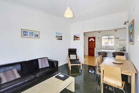SUMMER BREEZE - Holiday And Business Accommodation - Foster Accommodation 3