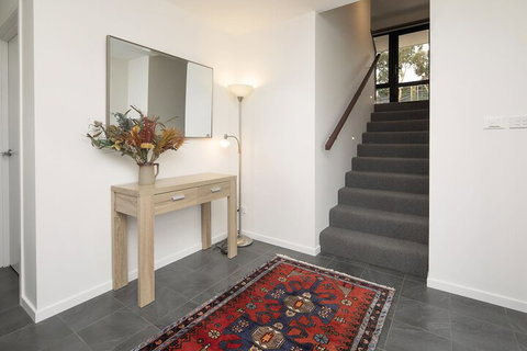 Mountview 43 - Foster Accommodation 2