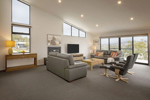 Mountview 43 - Foster Accommodation 7