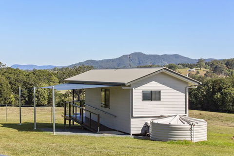 Valley Cabins By The Creek - Foster Accommodation 1