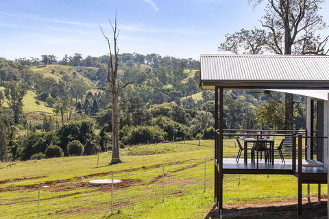 Valley Cabins By The Creek - Foster Accommodation 4