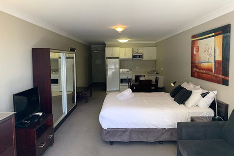 115 Horizons - Lake Jindabyne Waterfront - Foster Accommodation 5