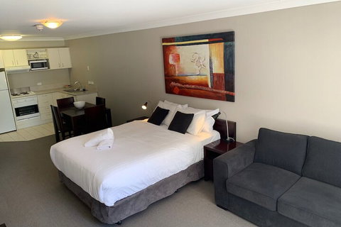 115 Horizons - Lake Jindabyne Waterfront - Foster Accommodation 3