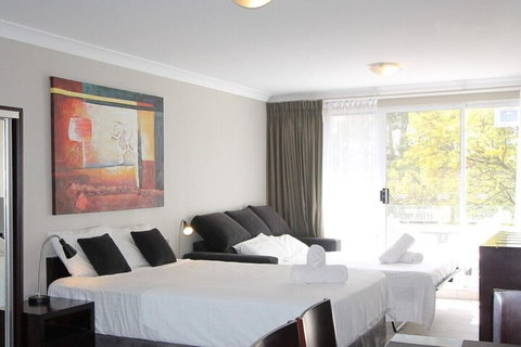 115 Horizons - Lake Jindabyne Waterfront - Foster Accommodation 7