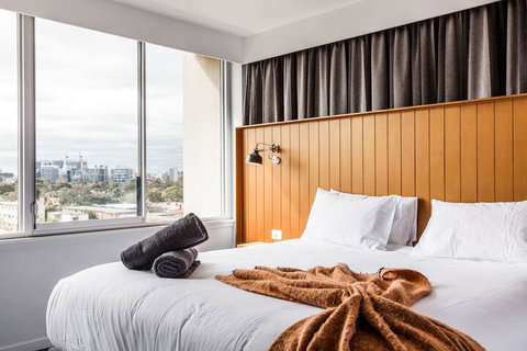 Exquisite 2 Bedroom Beach City Views - Foster Accommodation 7