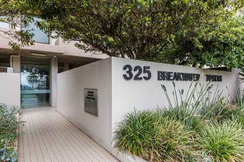 Exquisite 2 Bedroom Beach City Views - Foster Accommodation 2
