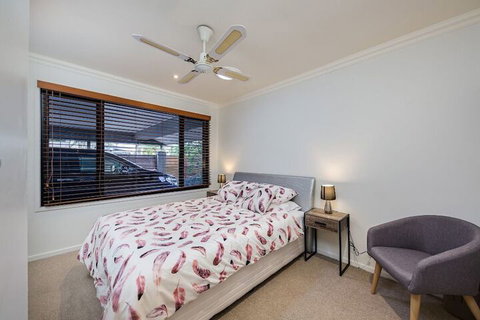 Gold Coast Stunning Waterfront Retreat By Hostrelax - Foster Accommodation 4