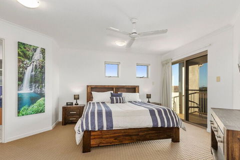 EXCLUSIVE OCEAN VIEW PENTHOUSE On MARINE PARADE - Foster Accommodation 2