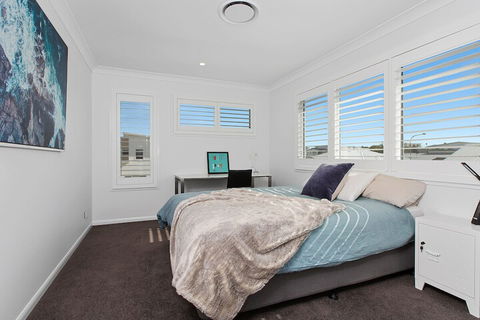 Elegant Beach House On Nautilus - Foster Accommodation 6