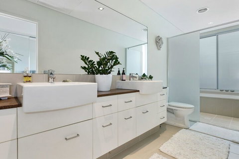 COASTAL CHIC At CASUARINA - Foster Accommodation 6