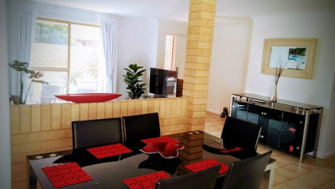 Camelias Boutique Cottage In Dianella - Foster Accommodation 4