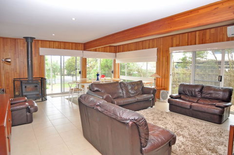 Welcome Break PET Friendly - Foster Accommodation 5