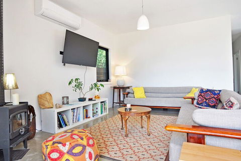 Armstrongs Close TO Beach - Foster Accommodation 6