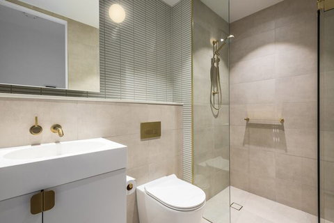 Arise Sky One - Foster Accommodation 6