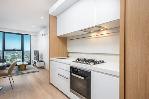 Arise Sky One - Foster Accommodation 7