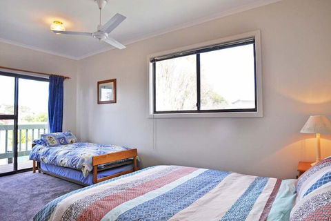 Aqua Escape On Anderson Free Wifi & Netflix PET Friendly - Foster Accommodation 3