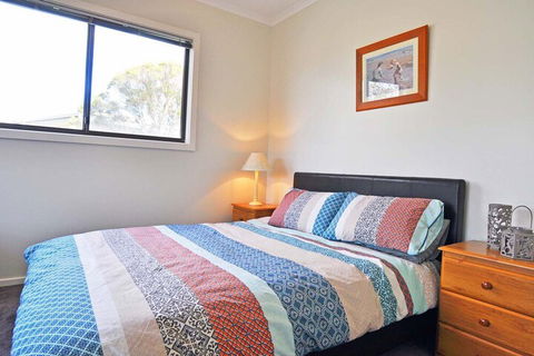 Aqua Escape On Anderson Free Wifi & Netflix PET Friendly - Foster Accommodation 4