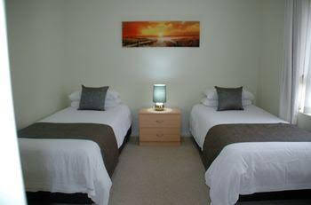 Beachside Apartment - Foster Accommodation 0