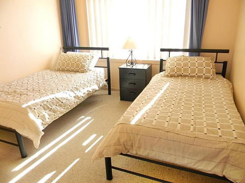 QUAYS 6 - Foster Accommodation 3