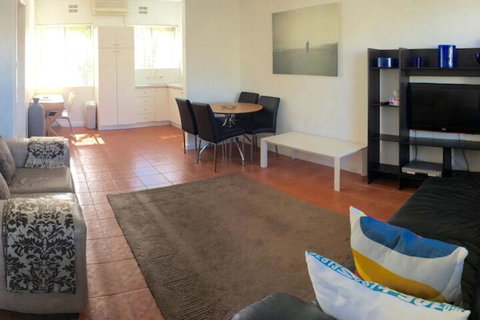 Luna Apartments - Foster Accommodation 6