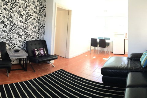 Luna Apartments - Foster Accommodation 4
