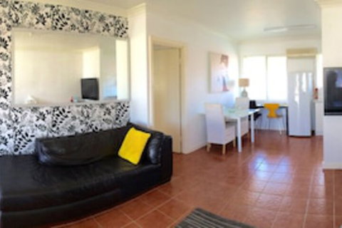 Luna Apartments - Foster Accommodation 0