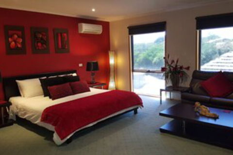 Venus Escapes Guesthouse - Foster Accommodation 0