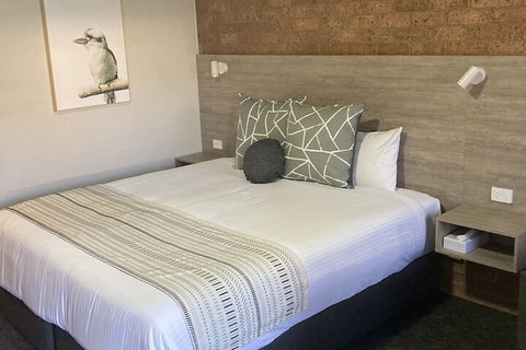 Hamilton's Henry Parkes Motor Inn, Parkes - Foster Accommodation 4