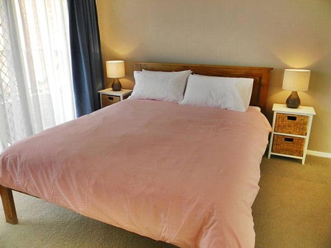 LIFES A BEACH - Foster Accommodation 1