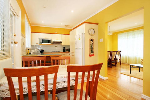 Roseland Holiday House - Foster Accommodation 0