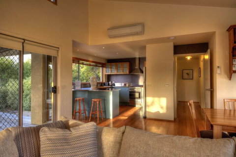 Mountain View - Foster Accommodation 3