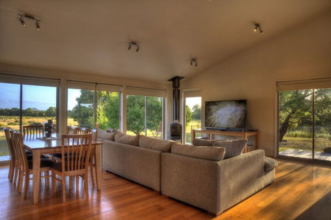 Mountain View - Foster Accommodation 7