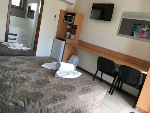 Palm Valley Motel - Foster Accommodation 3