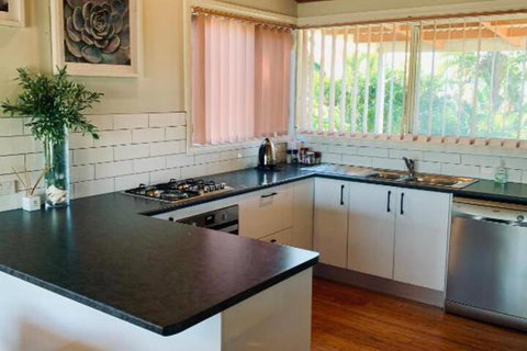 Lakeview Lodge - Foster Accommodation 6