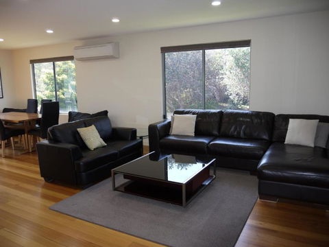 Luxury Near Old Pier Beach - Foster Accommodation 3