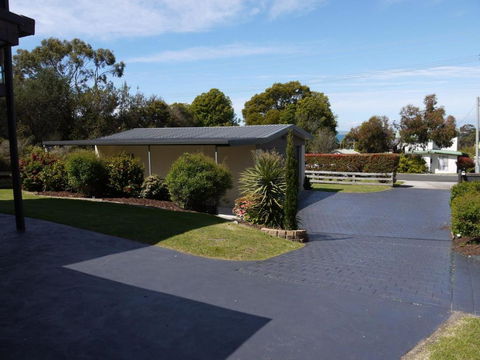 Luxury Near Old Pier Beach - Foster Accommodation 5