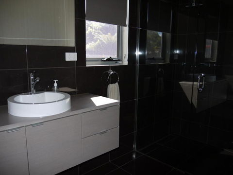 Luxury Near Old Pier Beach - Foster Accommodation 4