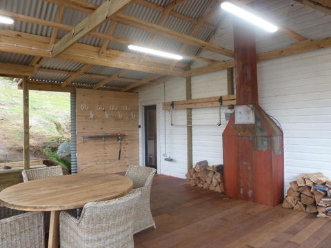 Riders Hut Derby - Foster Accommodation 5
