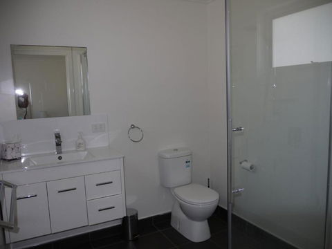 Westwood Villas Bridport - Foster Accommodation 1