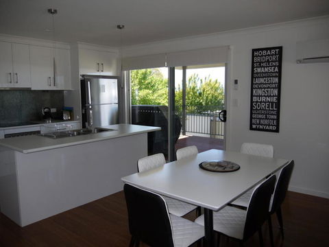 Westwood Villas Bridport - Foster Accommodation 5