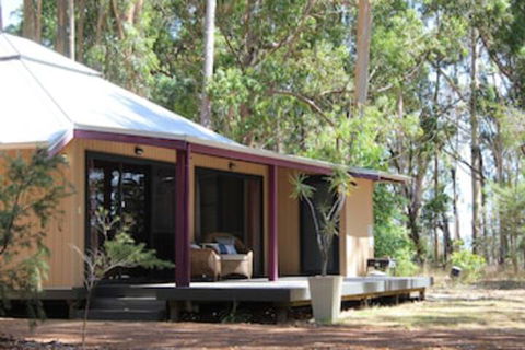Ellensbrook Cottages - Foster Accommodation 0