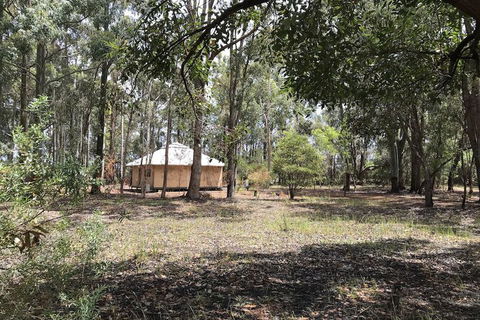 Ellensbrook Cottages - Foster Accommodation 3